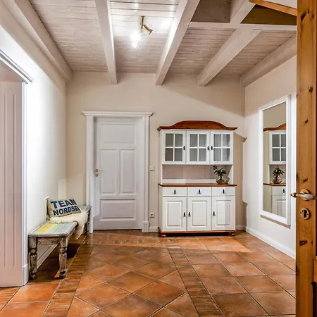 Holiday home Kuestenvilla Warwerort