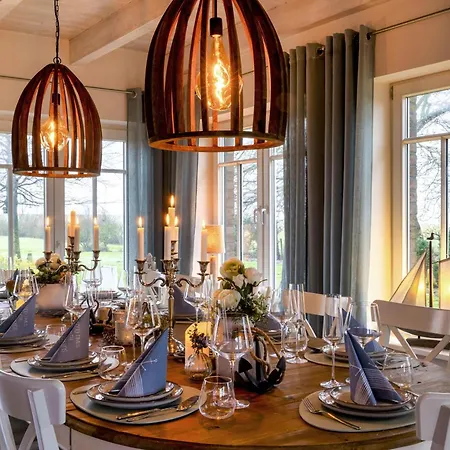 Holiday home Kuestenvilla Warwerort
